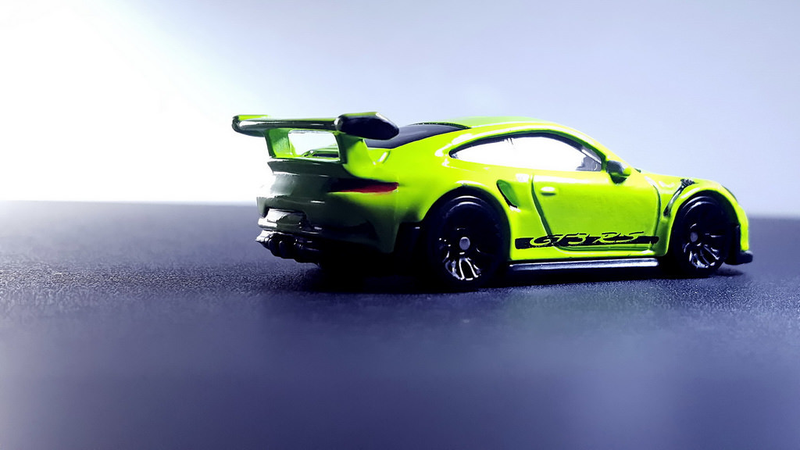 Illustration for article titled A green Porsche
